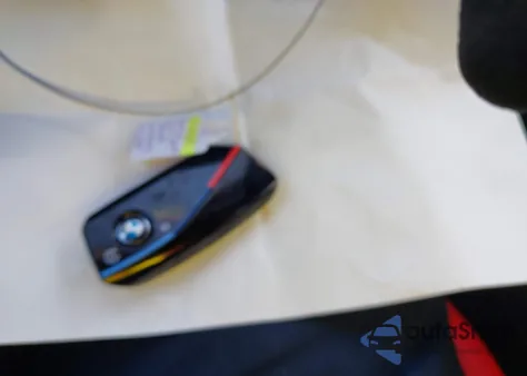 2025 BMW M5 из США, поврежденный, VIN WBS83FK02SCU36580